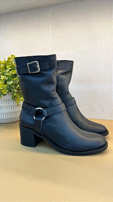 Bota Cano Médio de Couro Preta Lialine