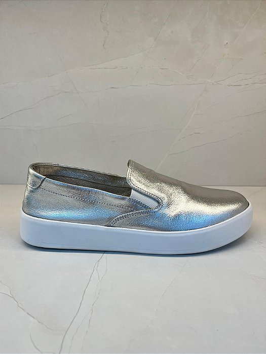 Tênis Slip On Feminino Prata em Couro Lialine