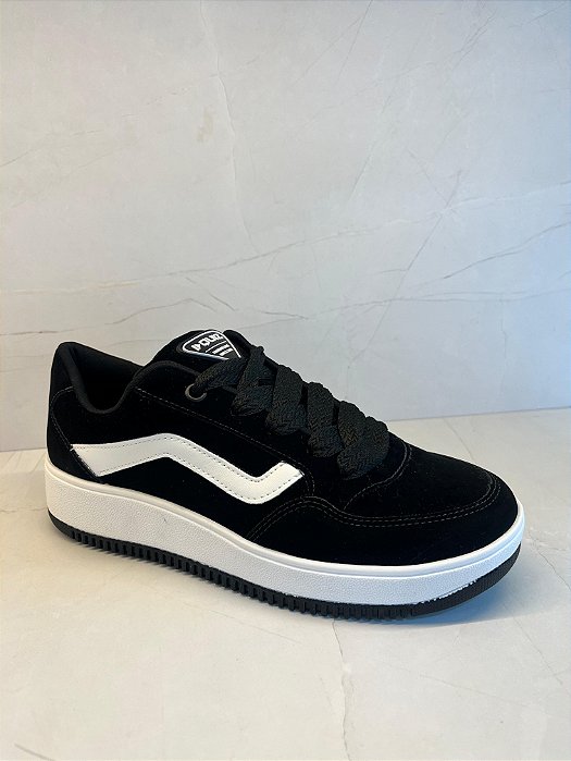 Tênis Casual Preto com Detalhe Branco QUIZ