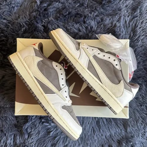 Tênis Nike Air Force Bege