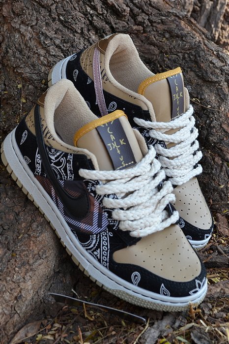 Tênis Nike Dunk Low.