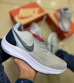 Tênis Nike Esportivo.