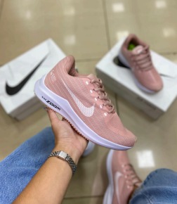 Tênis Nike Esportivo.