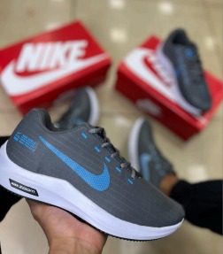 Tênis Nike Esportivo.