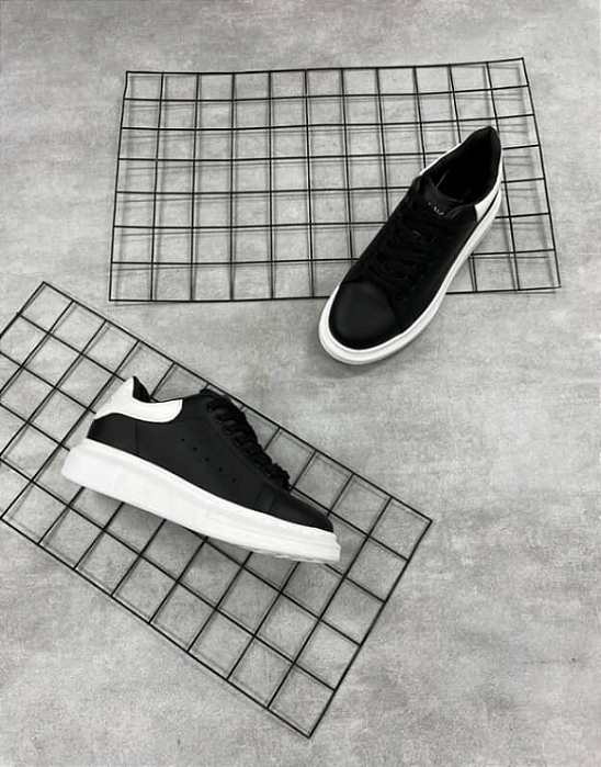 Tênis Alexander McQueen Preto - TMC001