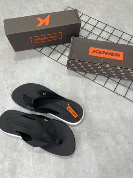 Chinelo Kenner Preto | Branco - CHK001