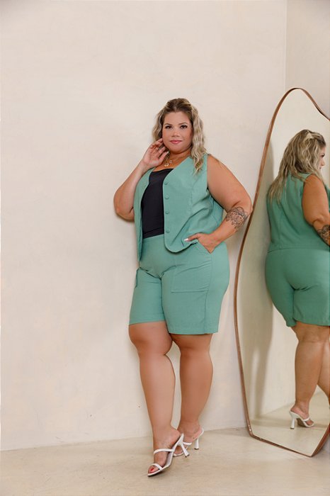 Conjunto Feminino Plus Size Colete Sensorial e Bermuda Sensorial Casual Elegante