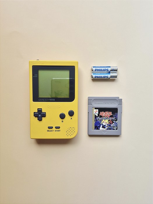 Game Boy Pocket Amarelo + Cartucho Yu-Gi-Oh! Duel Monsters JPN