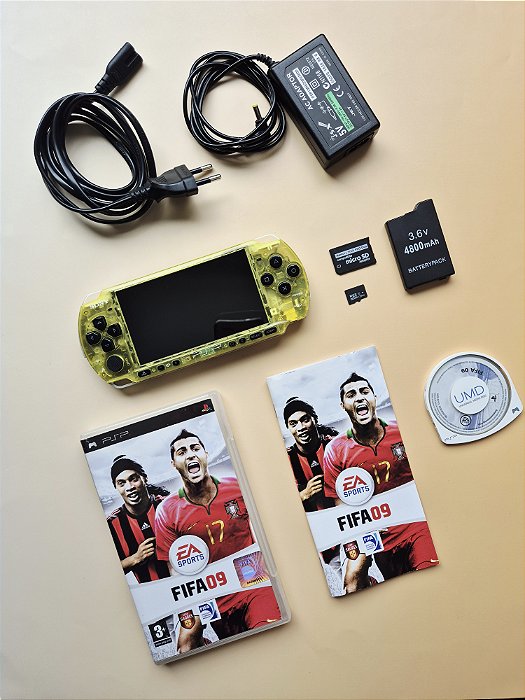 PSP 3000 (Playstation Portable) Amarelo Translúcido 128Gb Lotado de Jogos + FIFA 09