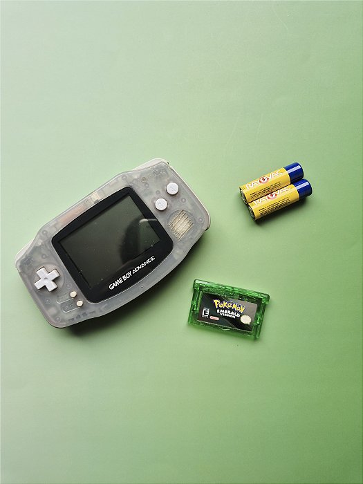 Game Boy Advance Translúcido + Pokémon Emerald Version + Pilhas