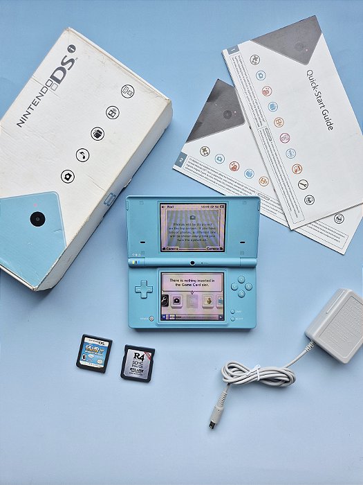 Nintendo DSi Azul Completo + R4 com 3000 Jogos + Jogo Club Penguin