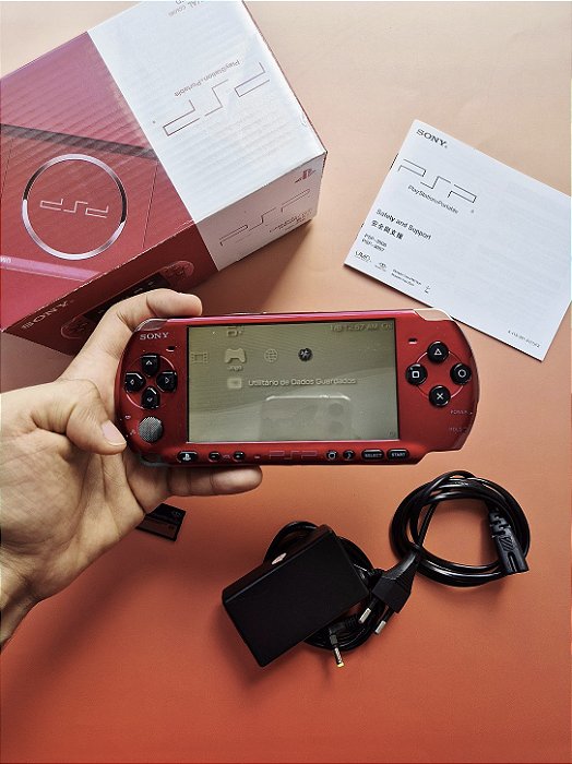 PSP 3000 (Playstation Portable) Vermelho Completo 8Gb Lotado de Jogos