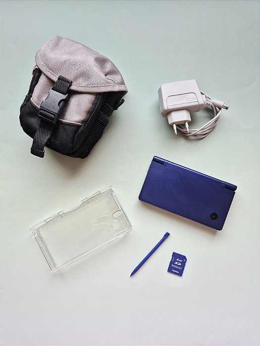 Nintendo DSi (Azul) Metalic Blue + Cartão SD 2Gb Lotado de Jogos