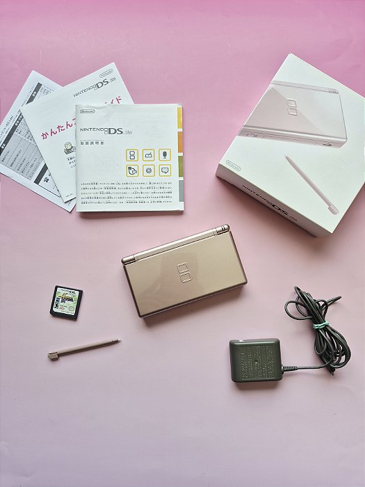 Nintendo DS Lite Metallic Rose (Rosa) Completo + Jogo Mídia Fisica