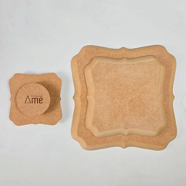 MOLDE QUADRADO COM BORDAS EM ARABESCO