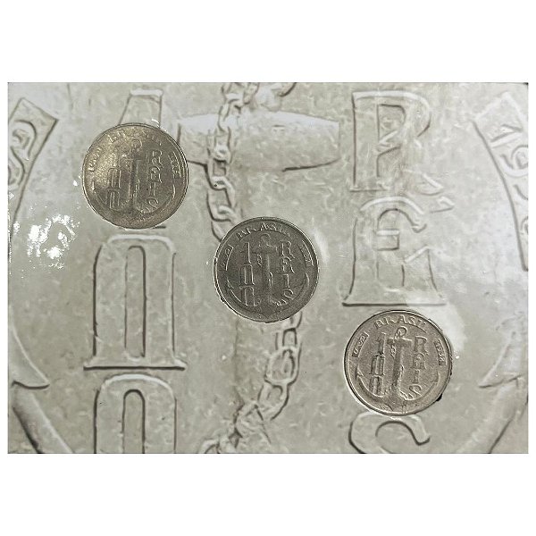 Cartela com as Moedas de 100 Réis 1936 a 1938 Tamandaré - Circuladas