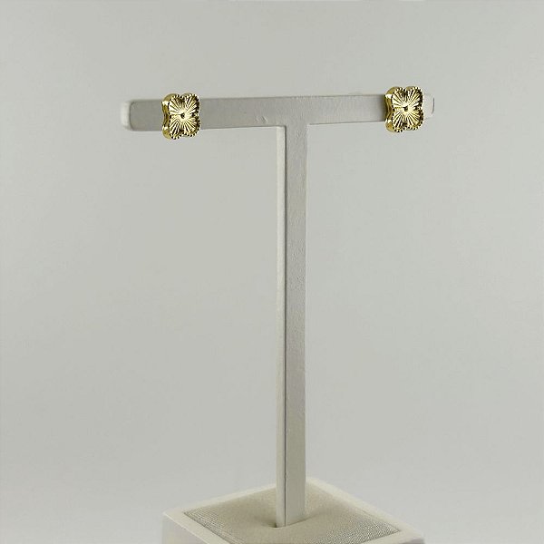 Brinco Trevo em Ouro Amarelo