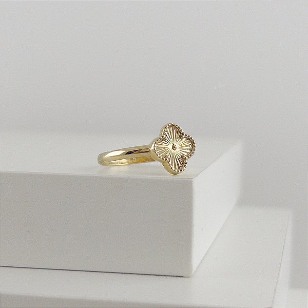 Anel Trevo em Ouro Amarelo