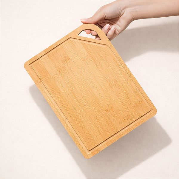 Tábua de Corte p/ Churrasco, Carne, Frios e Petiscos em Bambu com Alça - 28cm