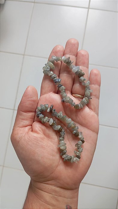Pulseira cascalho Labradorita – Intuição, Transformação e Magia