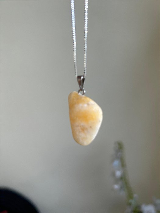 Pingente Calcita Mel rolado – Clareza Emocional, Vitalidade e Confiança