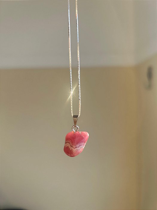 Pingente Rodocrosita Rolado – Cura Emocional, Amor e Autocompaixão