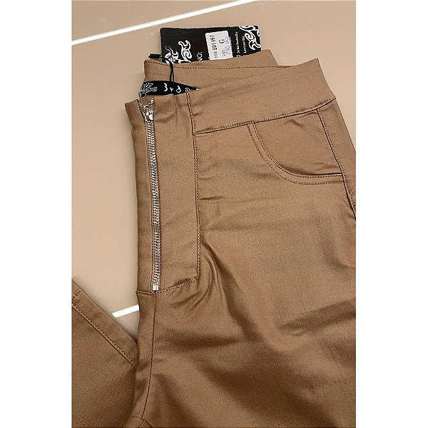 Calça Resinada Zíper
