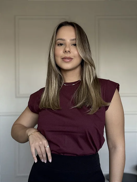 MUSCLE TEE BÁSICA MARSALA