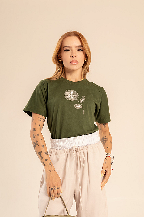 Tshirt Bordada Flor Branca