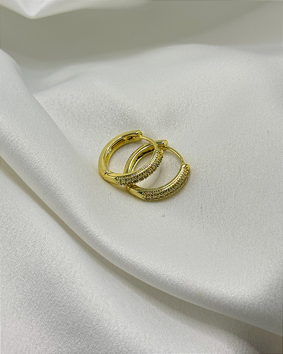 Argola Cravejada com Micro Zircônias 17mm