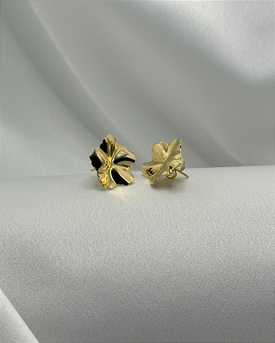 Brinco Flor Orgânico banhado em ouro 18k