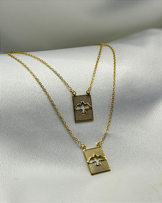 Colar Escapulário Espirito Santo banhado em ouro 18k