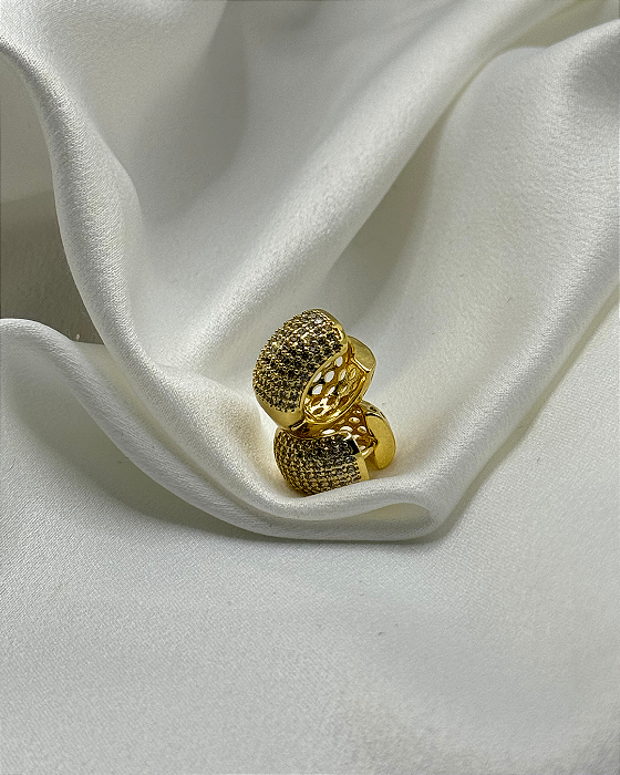 Argola Bojuda Micro Zircônias banhada em ouro 18k