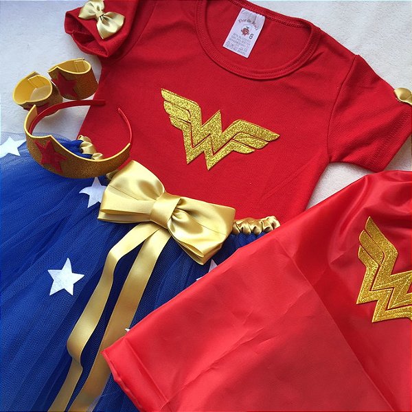 Fantasia da Mulher Maravilha com Acessórios