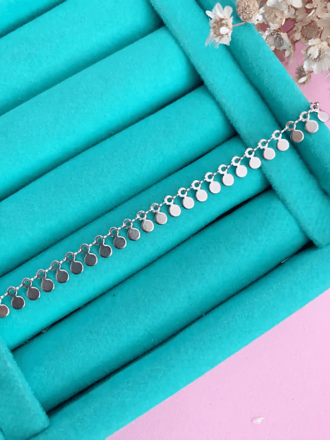 Pulseira com Medalhinhas Variadas – Toque Boho Chic em Aço Inoxidável