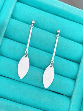 Brincos com Estilo de Folha Lisa em Aço Inoxidável