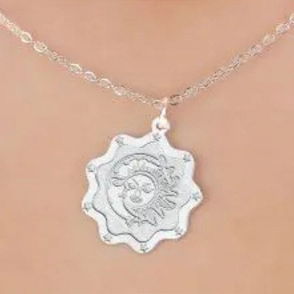Colar Sol e Lua Místicos com Estrelinhas em Aço Inoxidável