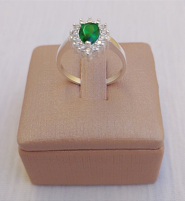 Anel com Zircônia Branca e Gota de Cristal Verde