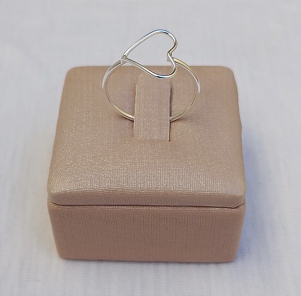 Anel Coração Vazando Vertical