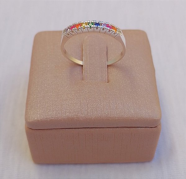 Anel Aparador com Zircônias Coloridas