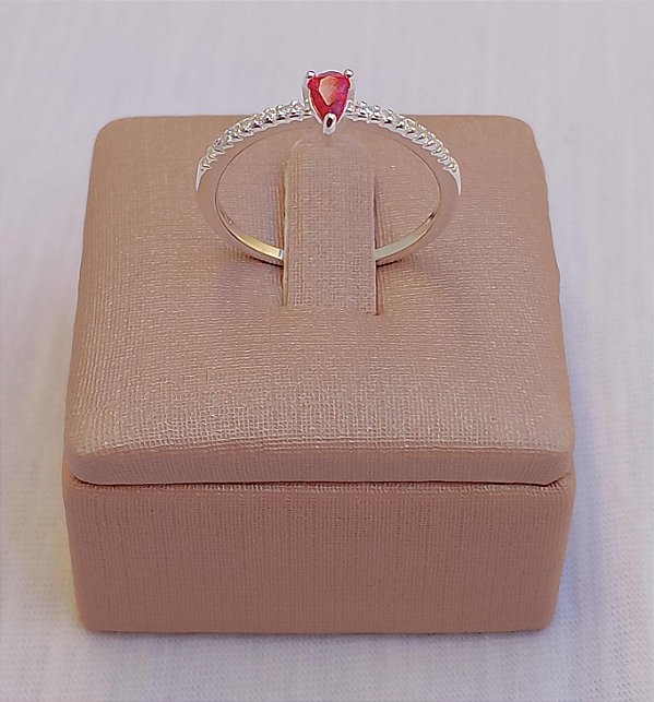 Anel Solitário Gota Zircônia Vermelho