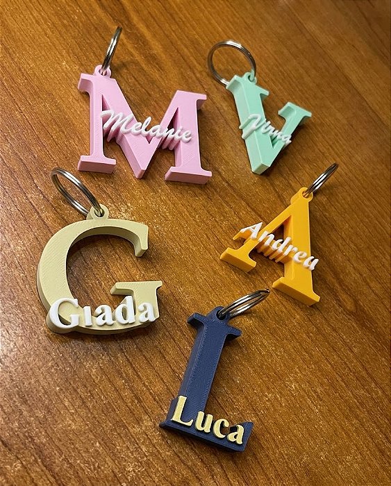 Chaveiro Personalizado 3D Letra Inicial com Nome em Relevo