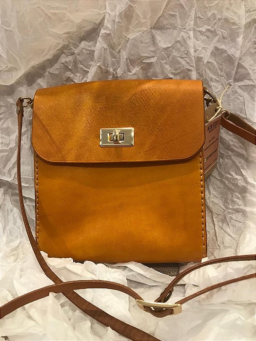 Bolsa em couro atanado