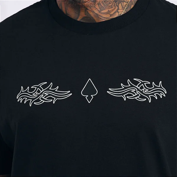 Camiseta MCD Regular Tribal Preto