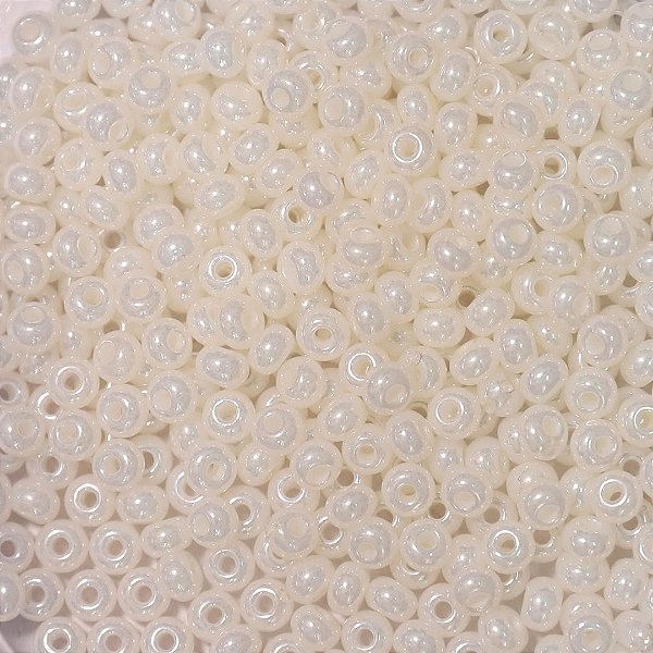 Miçanga Jablonex Transparente Perolada com miolo prata 6/0