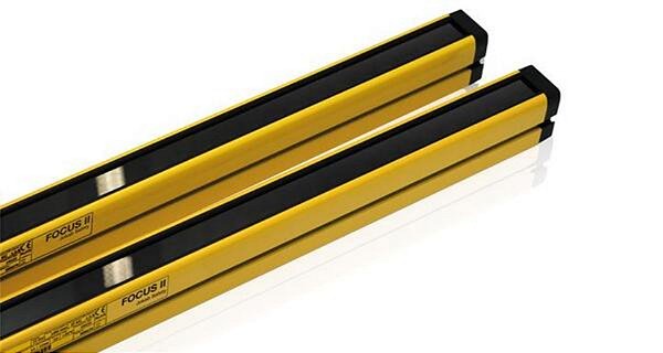 ABB | Barreira de Luz de Segurança (par), 2 a 4 feixes, para proteção de perímetro, alcance de até 50m Focus II (Set)