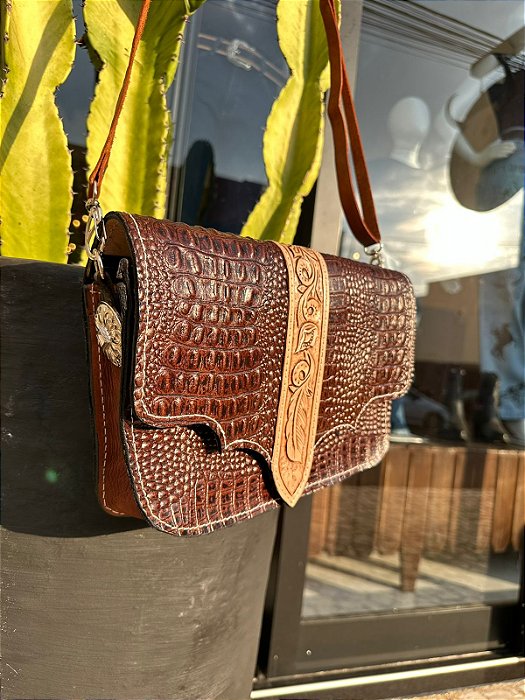 BOLSA PEQUENA CAFÉ COURO JACARÉ