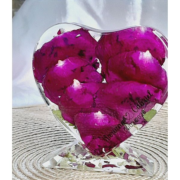 Eternização de Flores em Coração de Resina 15x19cm – Personalizado e Sob Encomenda