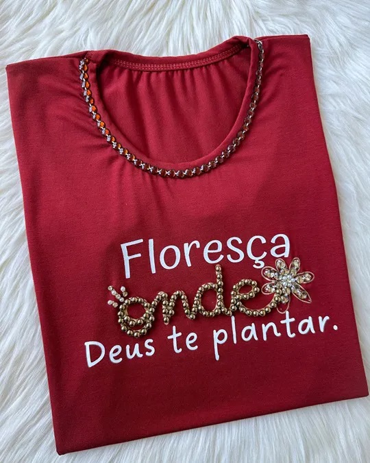 Camiseta Feminina Floresça onde Deus te Plantar - Marçala