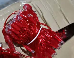 Pisca 100 LEDS blindados fio e lâmpadas cor Vermelho Ø2,2mm com 16 strobinhos brancos IP65 Externo 220V 10 metros.